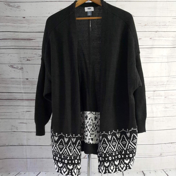 Old Navy Sweaters - Old Navy gray white geo open cardigan sweater/1X